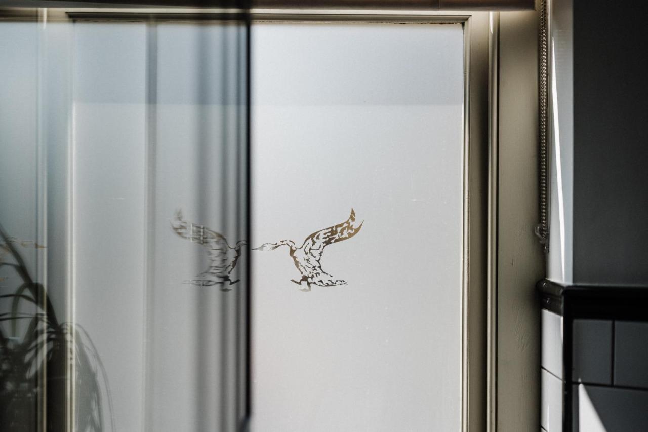 ホテル The Crooked Swan クルーカーン エクステリア 写真