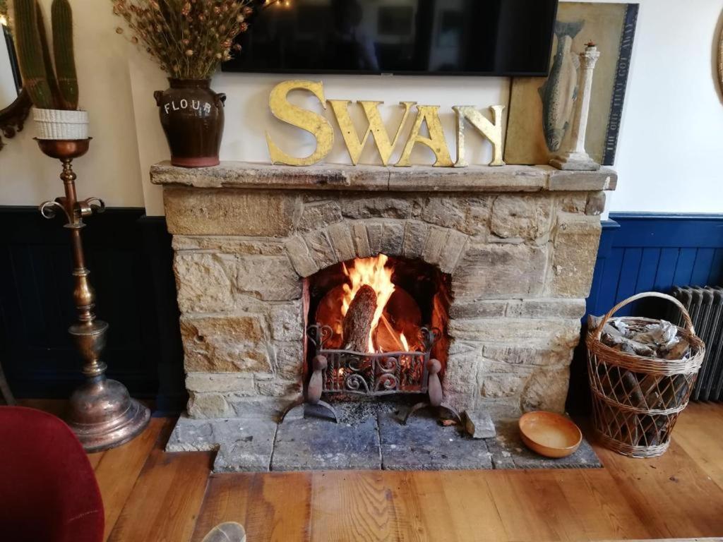 ホテル The Crooked Swan クルーカーン エクステリア 写真